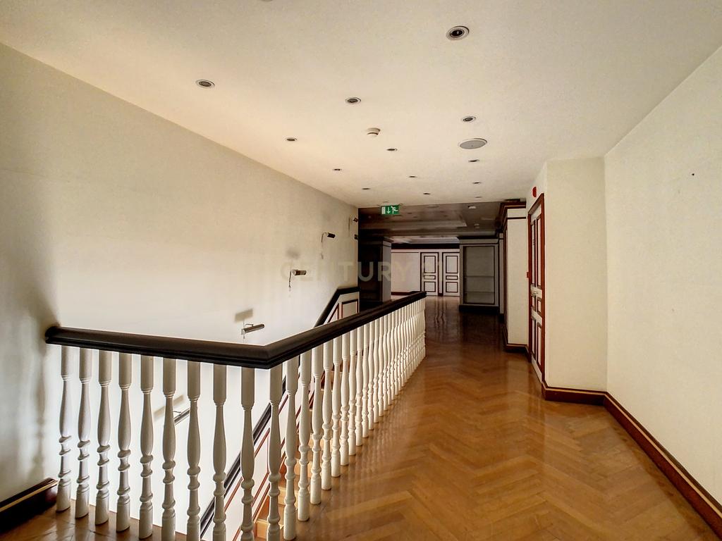 Espaço Comercial - Loja - 628 m2 nas Amoreiras - Image 31
