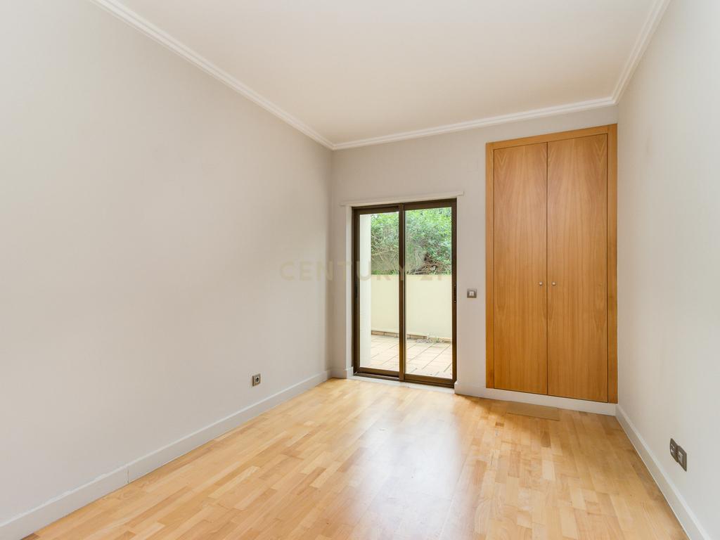 Apartamento T3 BELAS CLUBE CAMPO * Vista Lago e Golfe - Image 28