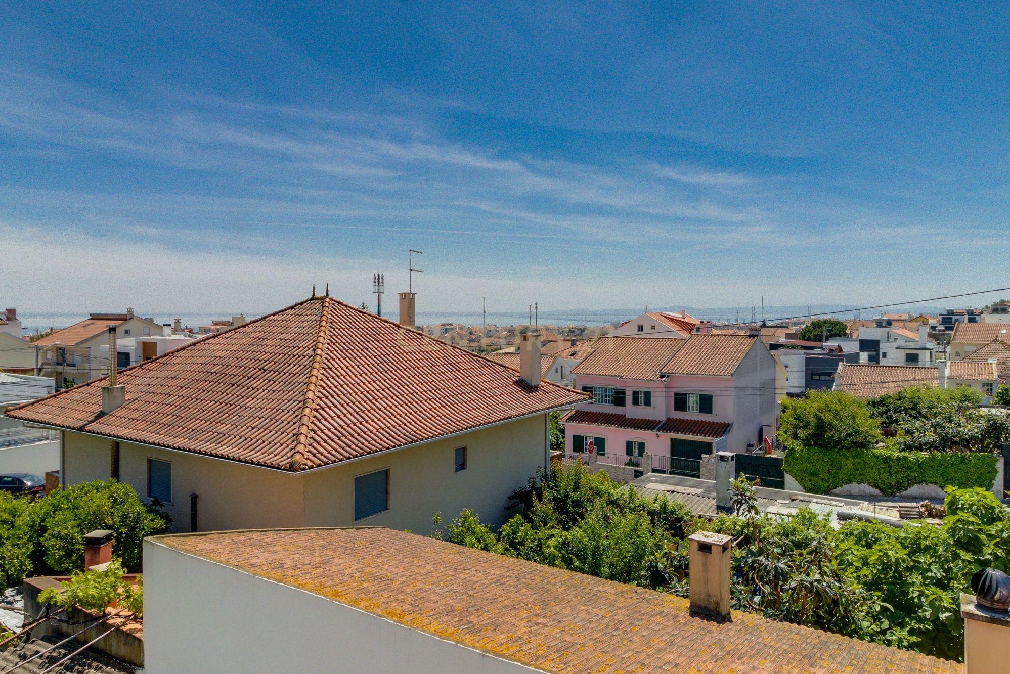 Moradia T4 com 312 m2 de ABC e vista do Rio Tejo em São João da Talha, a 10 min da cidade de Lisboa. - Image 27