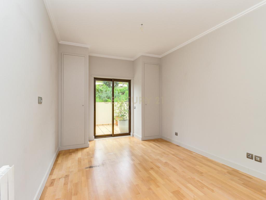 Apartamento T3 BELAS CLUBE CAMPO * Vista Lago e Golfe - Image 30
