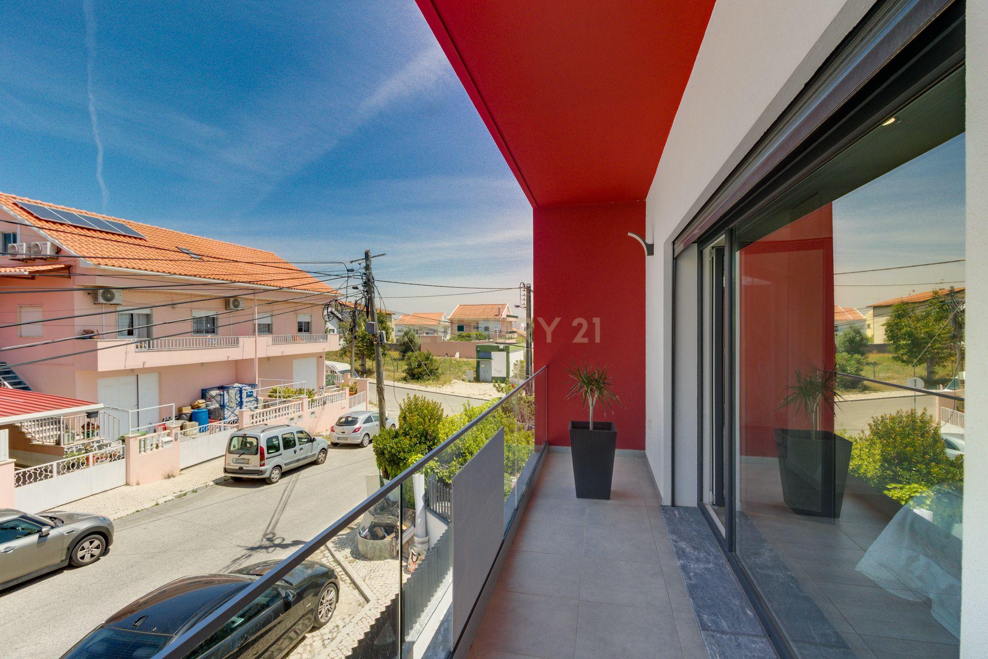 Moradia T4 com 312 m2 de ABC e vista do Rio Tejo em São João da Talha, a 10 min da cidade de Lisboa. - Image 33