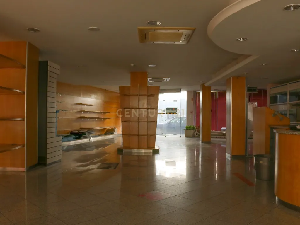 Loja, Castelo Branco - Image 1