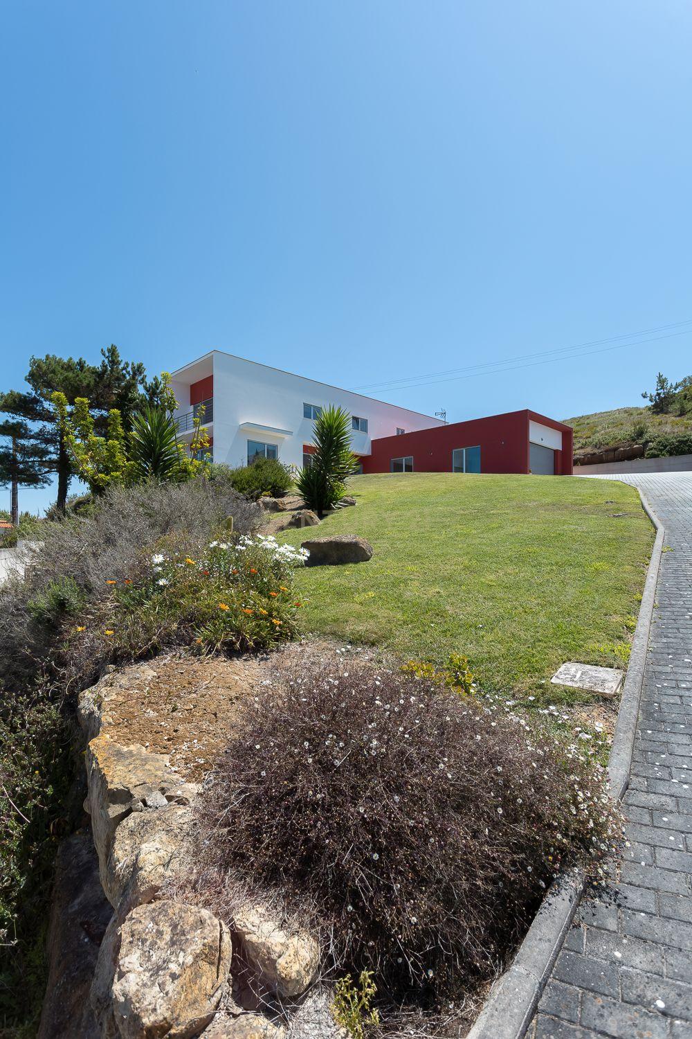Moradia Única na Serra da Pescaria: Vista Panorâmica para o Mar e Praia da Nazaré - Image 2