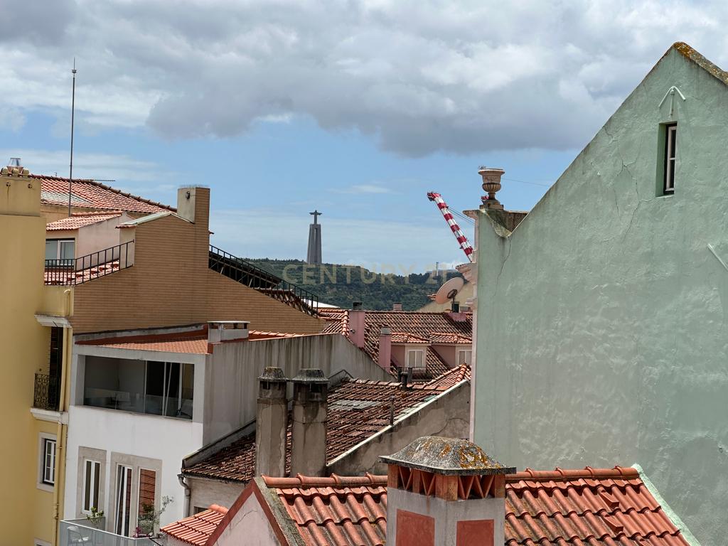 Apartamento T3 Duplex de luxo na Estrela, Lapa em Lisboa - Image 4