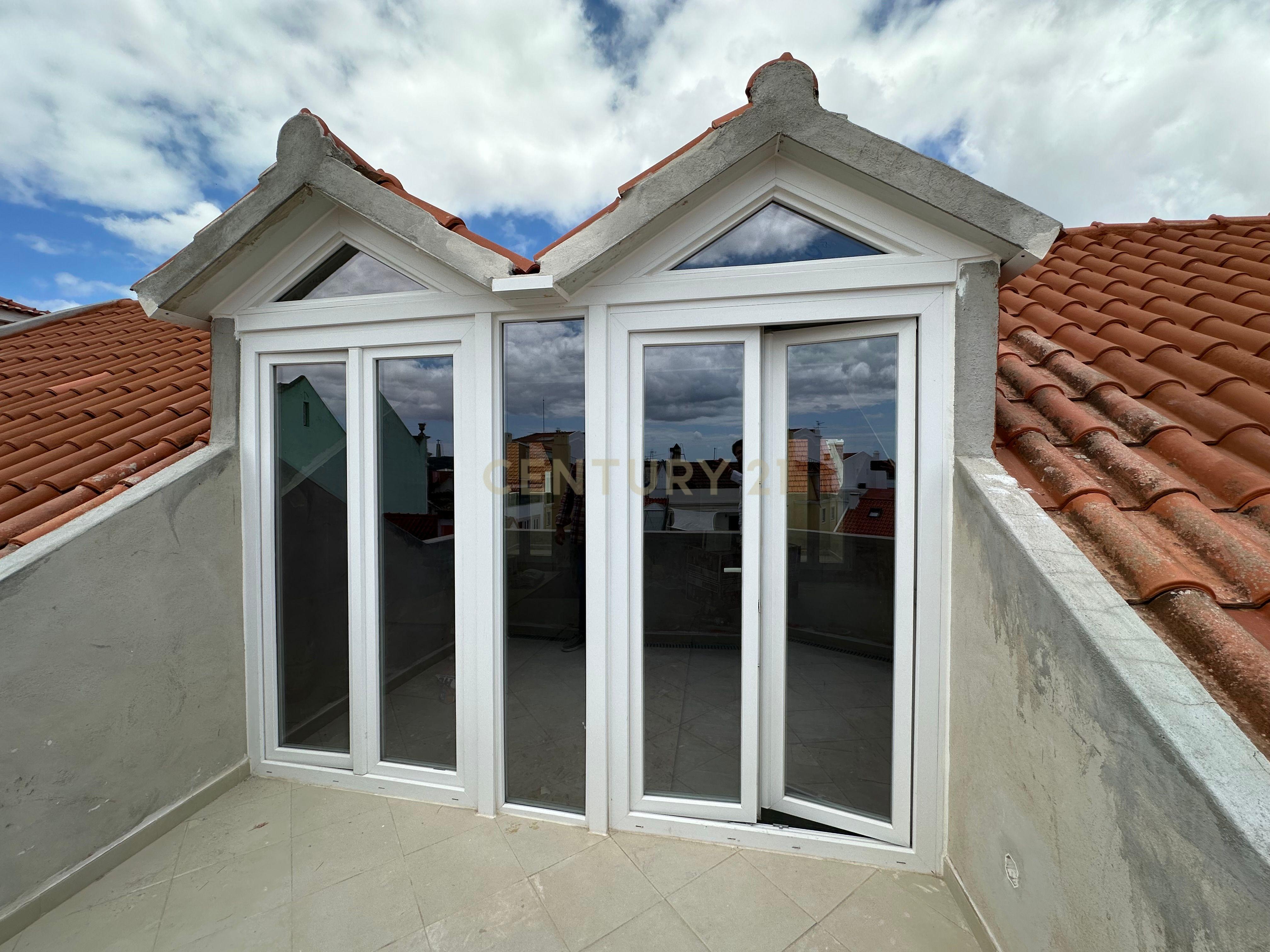 Apartamento T3 Duplex de luxo na Estrela, Lapa em Lisboa - Image 3