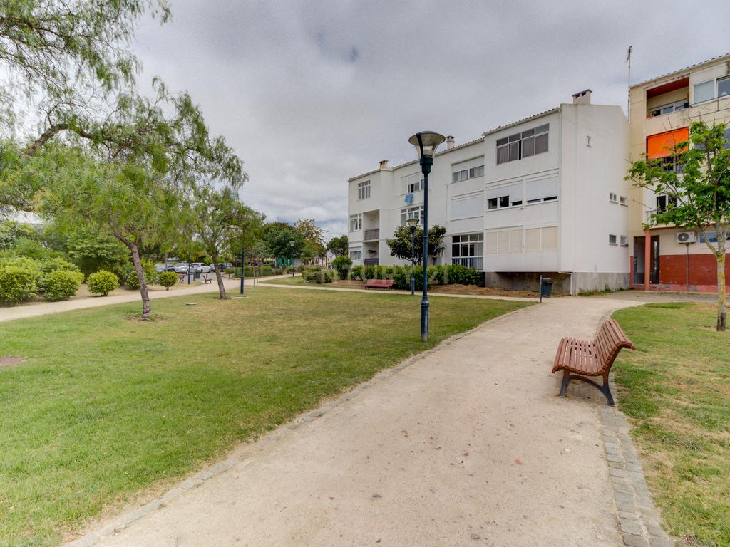 Apartamento T4 São João do Estoril - Image 29