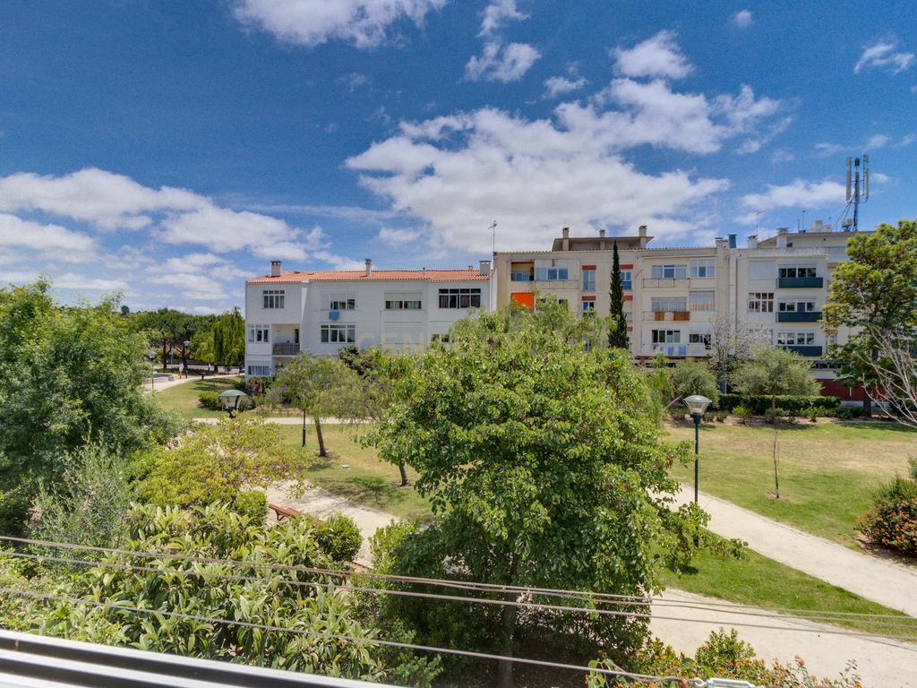 Apartamento T4 São João do Estoril - Image 16