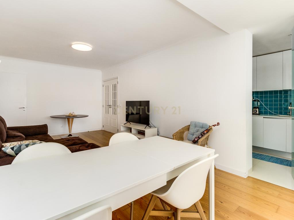 Apartamento T4 São João do Estoril - Image 4