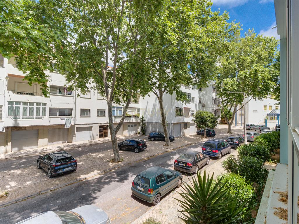 Apartamento T4 São João do Estoril - Image 6