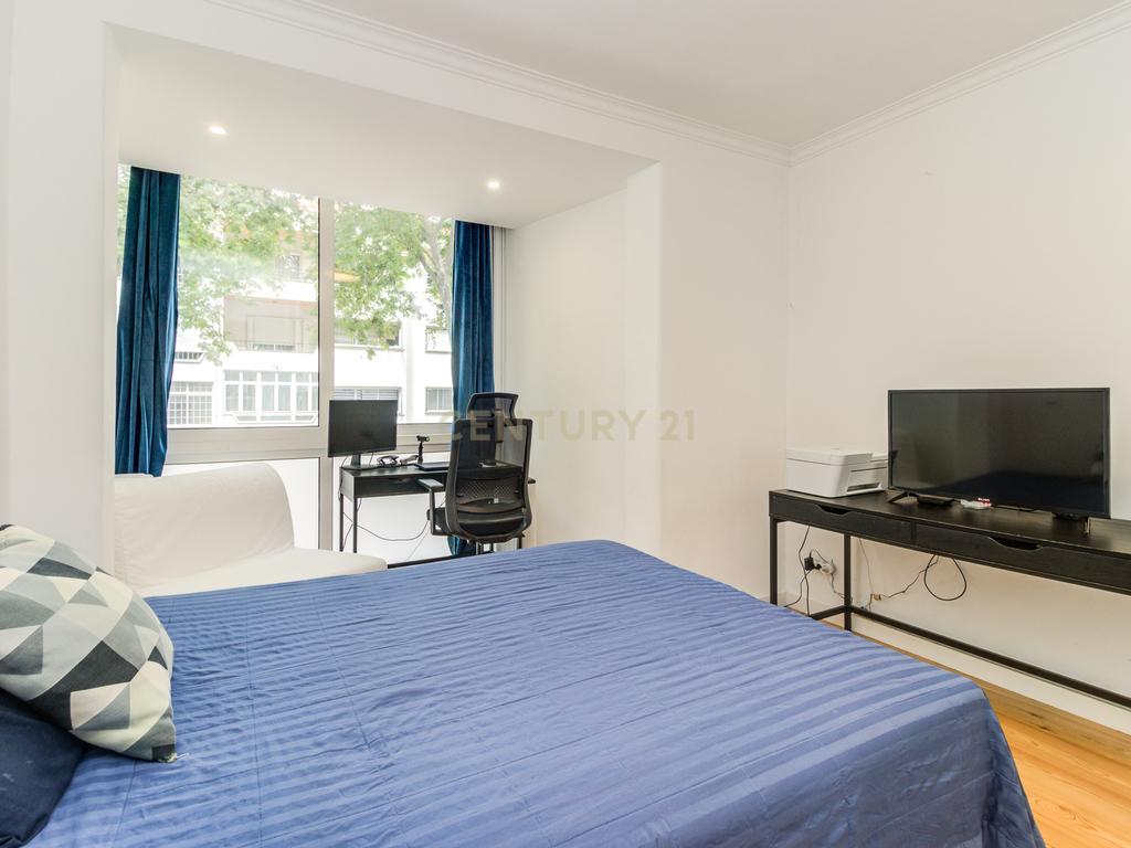 Apartamento T4 São João do Estoril - Image 23