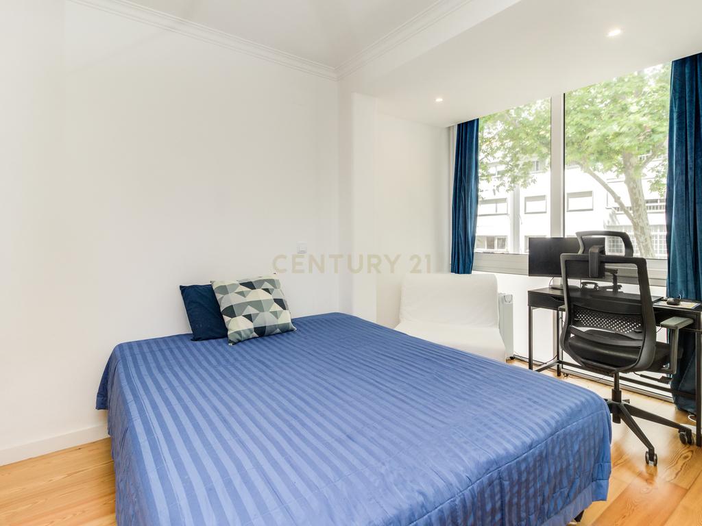 Apartamento T4 São João do Estoril - Image 24