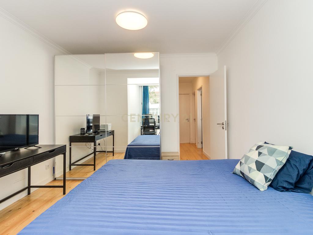 Apartamento T4 São João do Estoril - Image 25