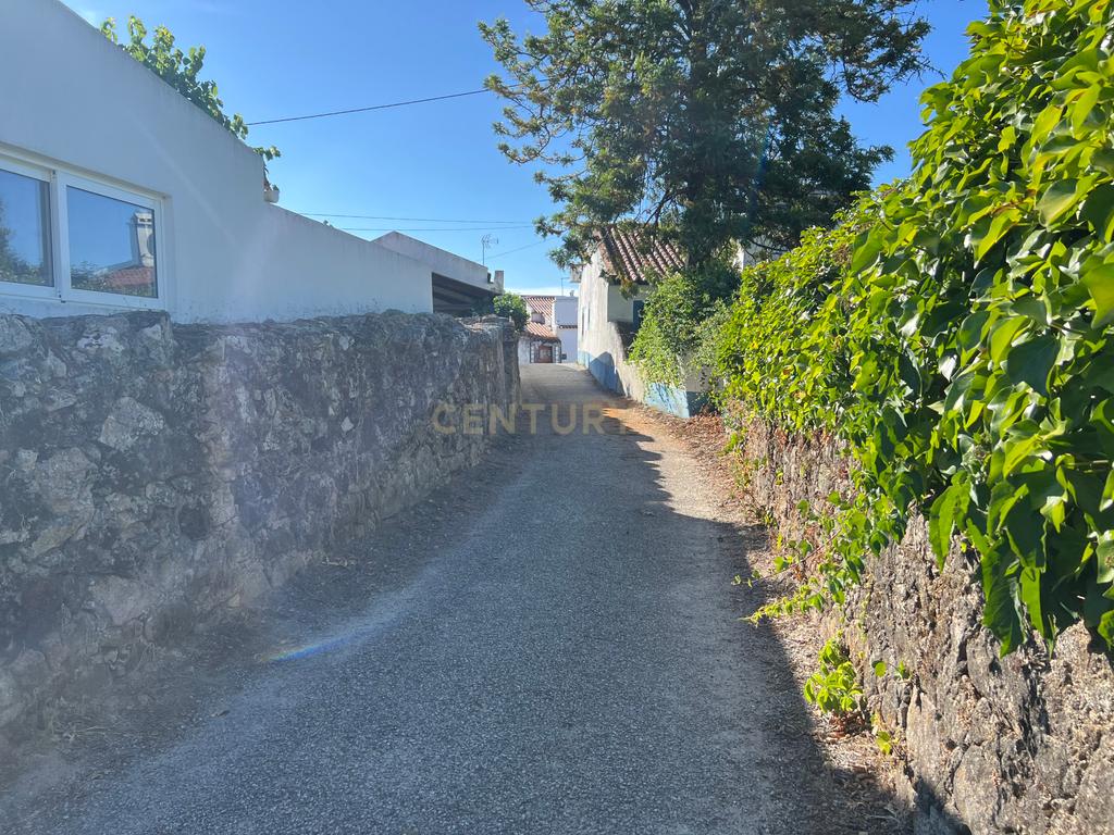 Moradia Térrea com Terreno de 950 m² a Apenas 8 km de Évora - Image 38
