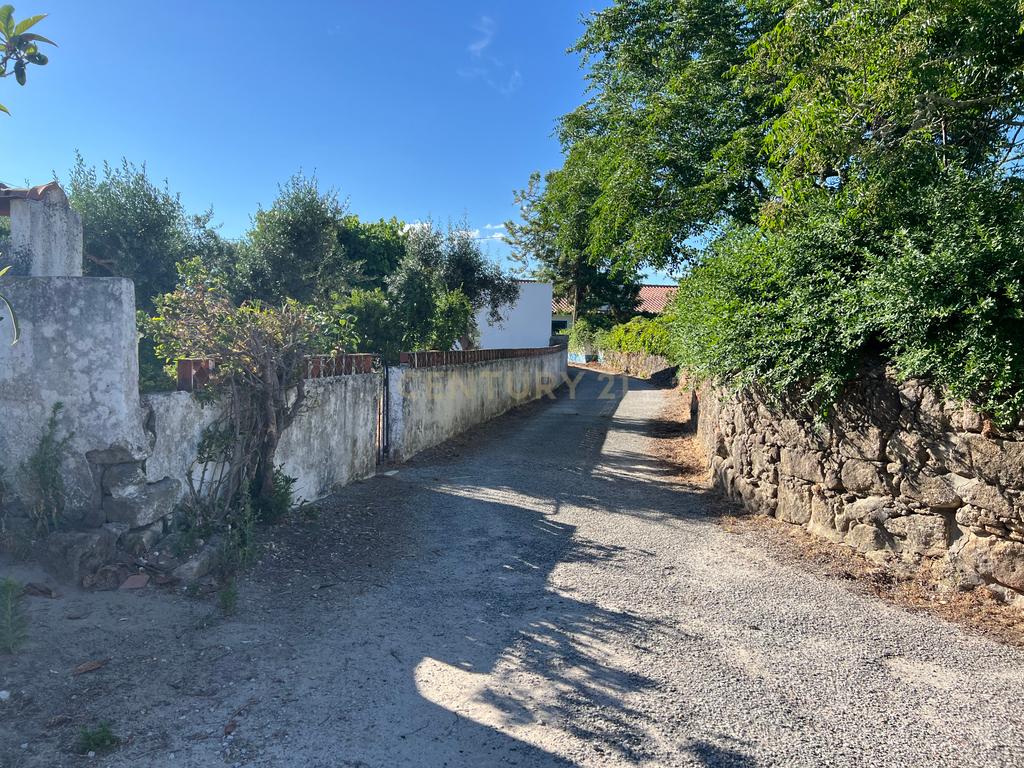 Moradia Térrea com Terreno de 950 m² a Apenas 8 km de Évora - Image 40
