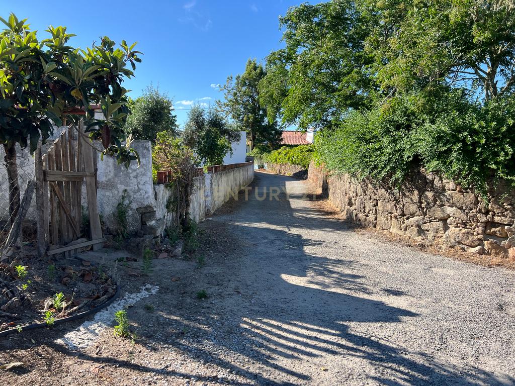 Moradia Térrea com Terreno de 950 m² a Apenas 8 km de Évora - Image 43