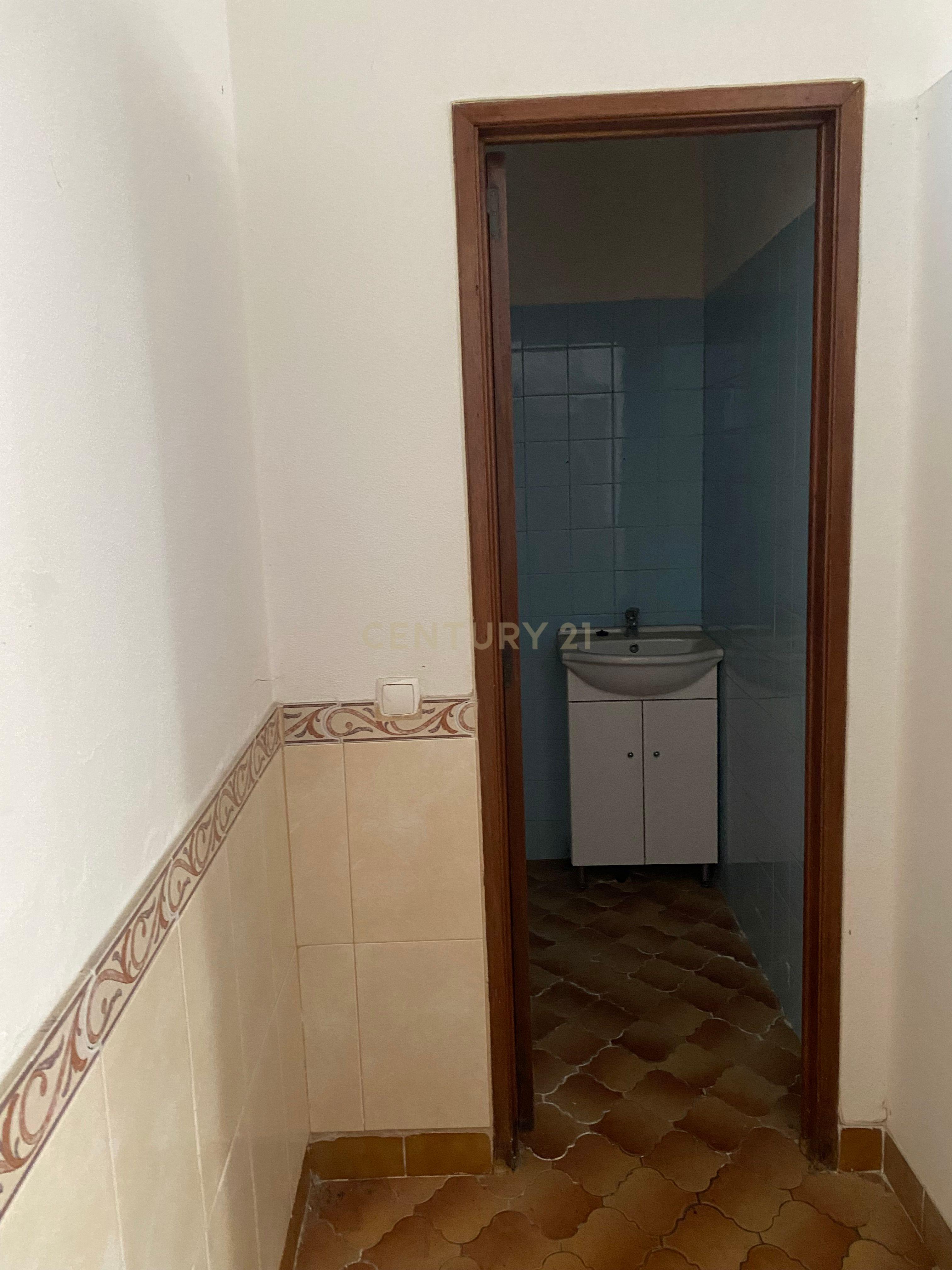 Prédio 2 pisos em zona histórica do miradouro - Image 7
