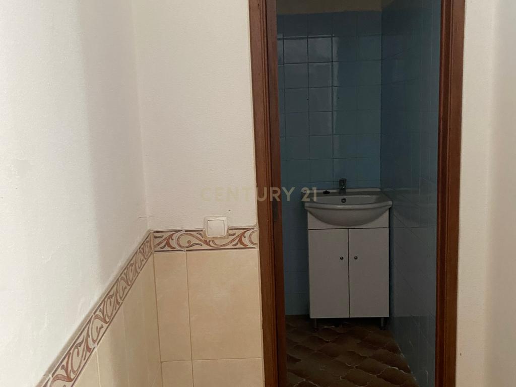 Prédio 2 pisos em zona histórica do miradouro - Image 7