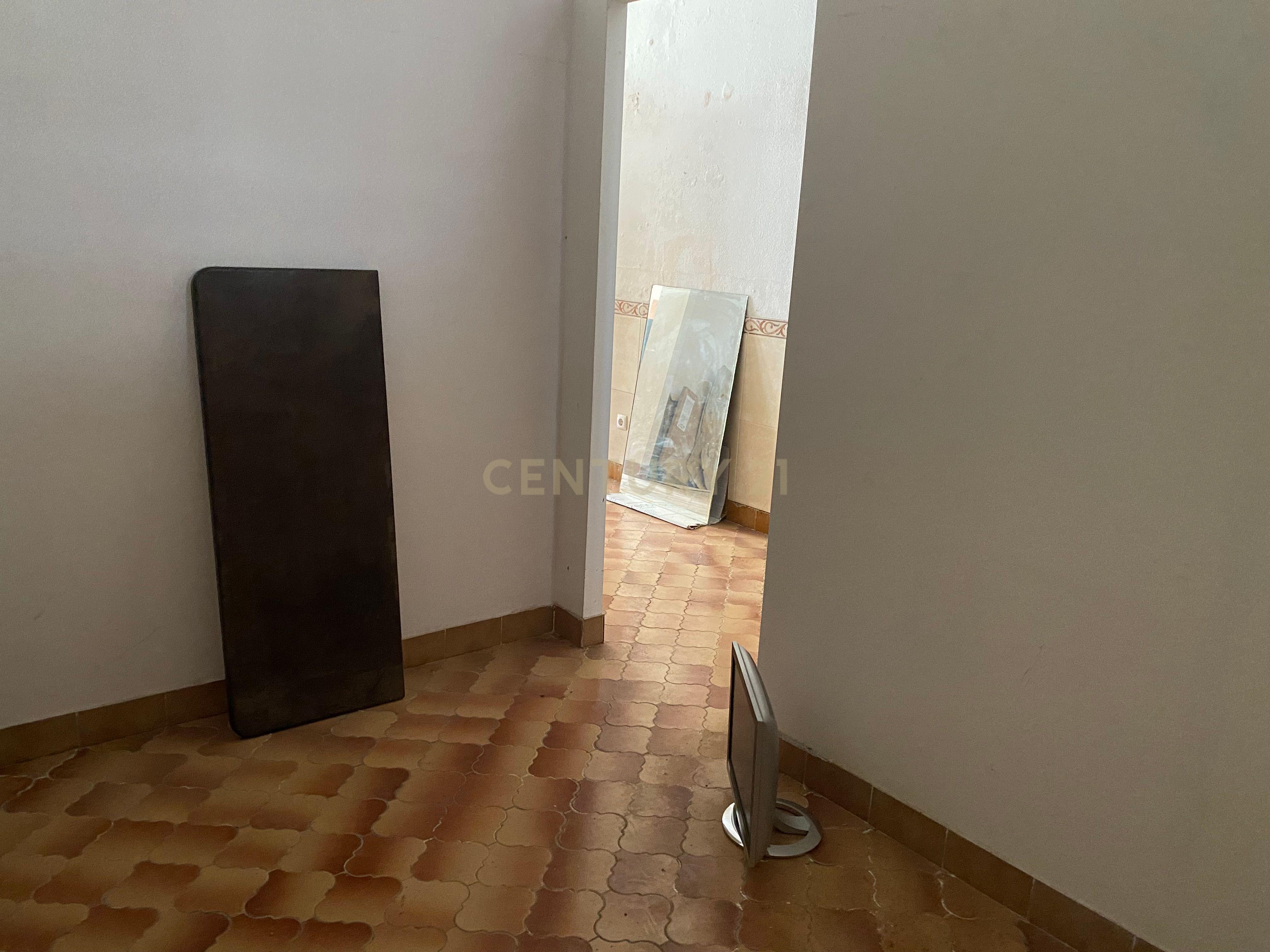 Prédio 2 pisos em zona histórica do miradouro - Image 4