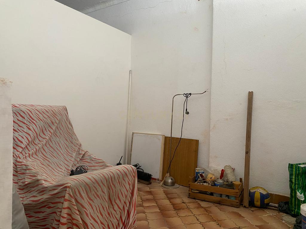 Prédio 2 pisos em zona histórica do miradouro - Image 5