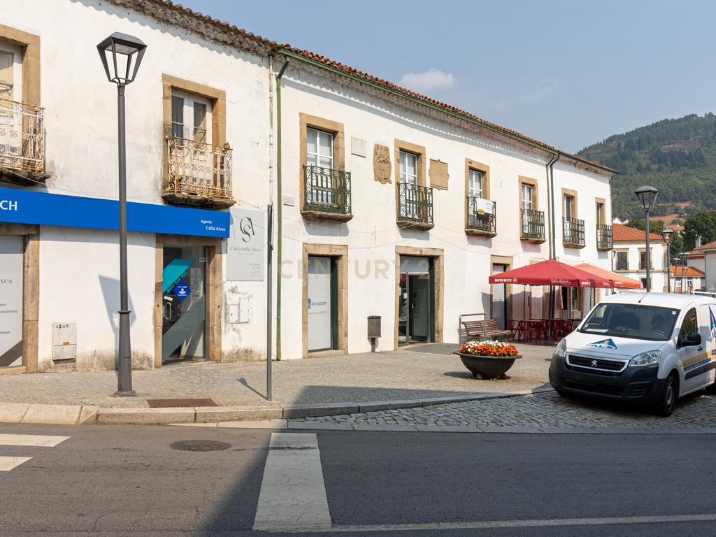 Moradia T4 em Vinhais - Image 1