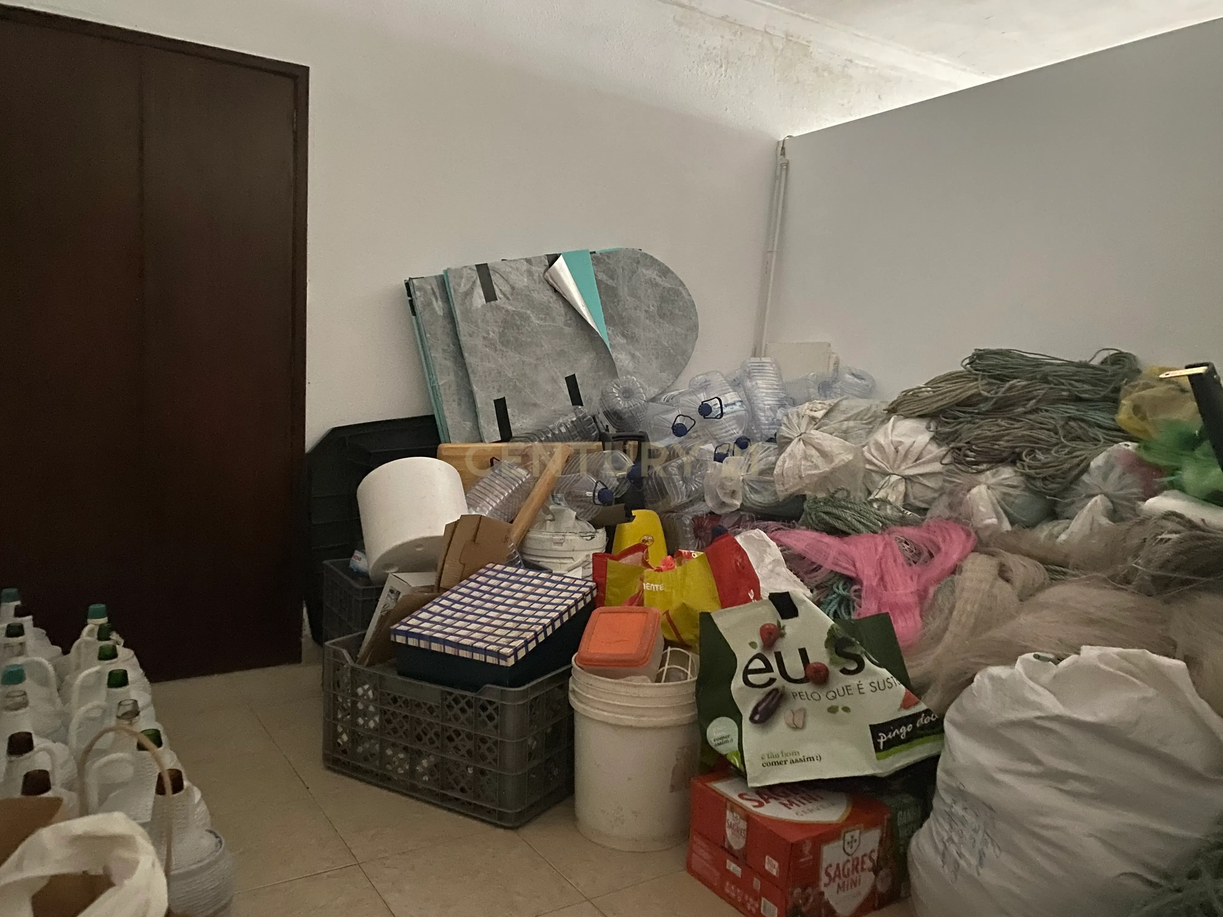 Prédio 2 pisos em zona histórica do miradouro - Image 13