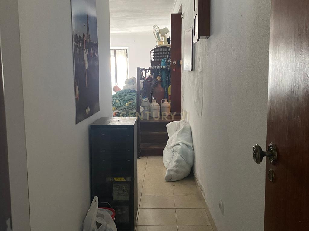 Prédio 2 pisos em zona histórica do miradouro - Image 8