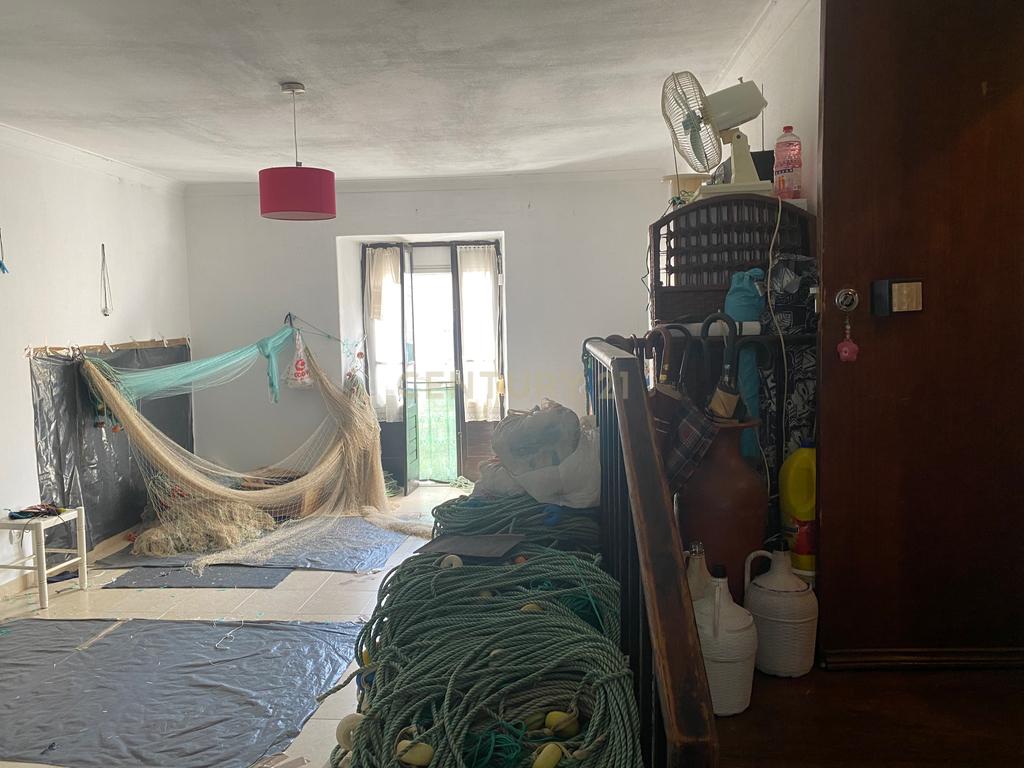 Prédio 2 pisos em zona histórica do miradouro - Image 10