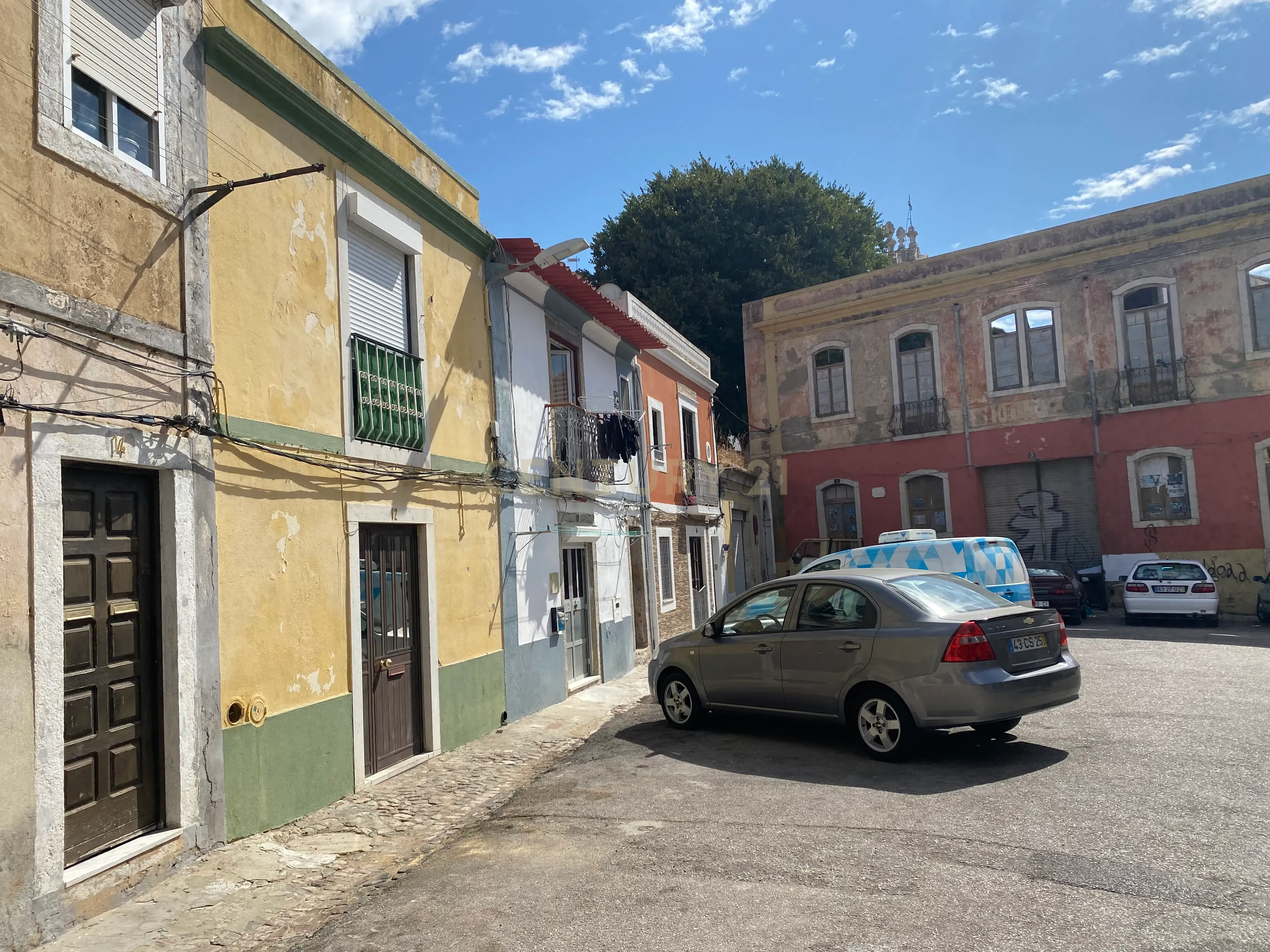Prédio 2 pisos em zona histórica do miradouro - Image 1