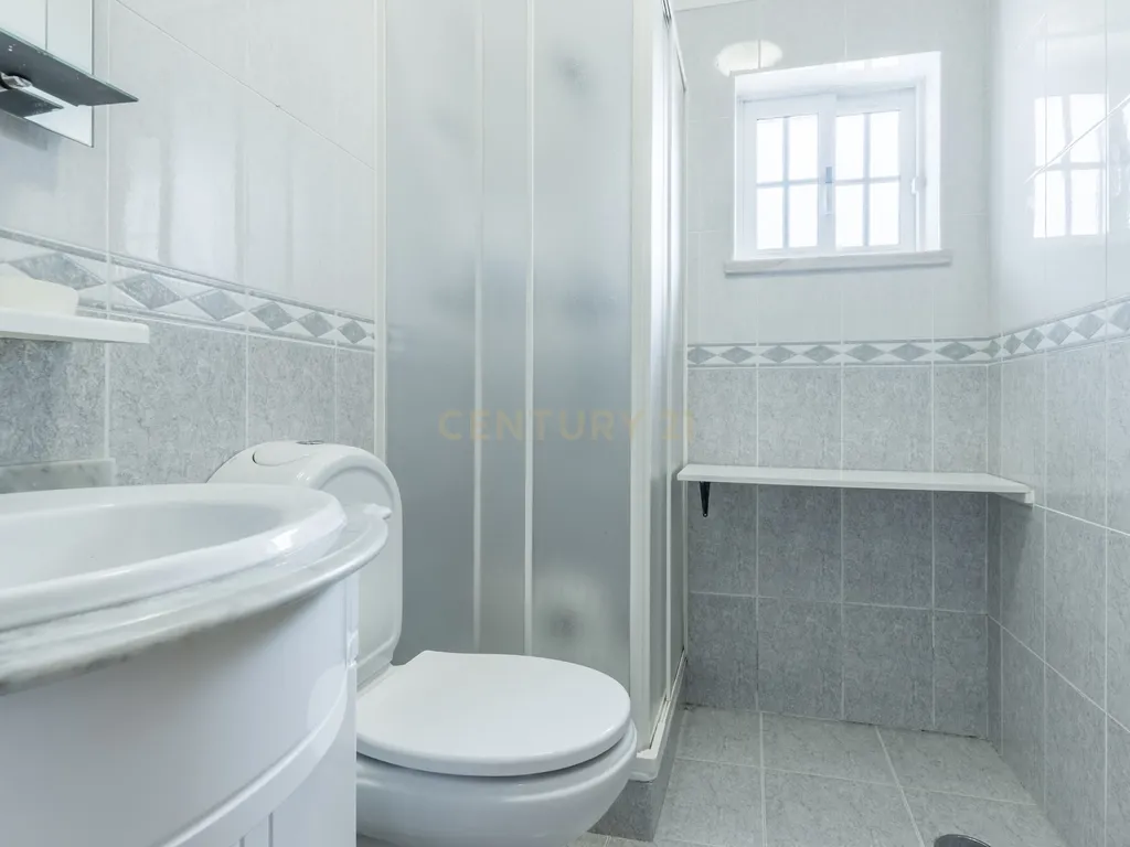 Quinta do Conde - Moradia Geminada de 4 assoalhadas - Image 12