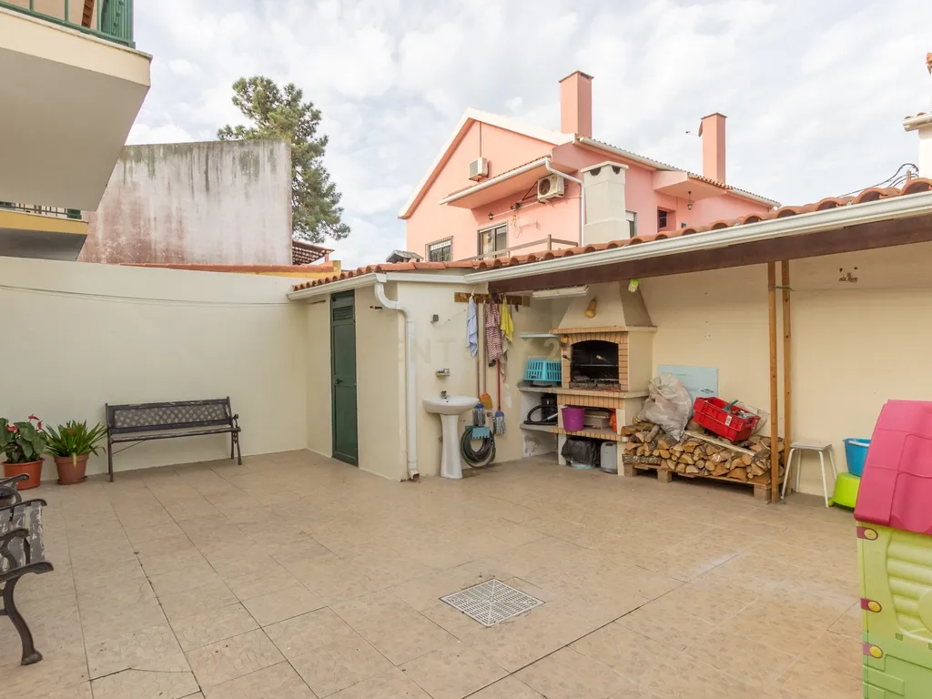 Quinta do Conde - Moradia Geminada de 4 assoalhadas - Image 29