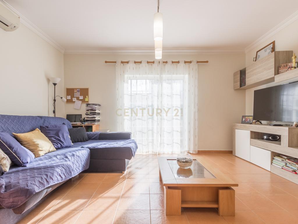 Quinta do Conde - Moradia Geminada de 4 assoalhadas - Image 8