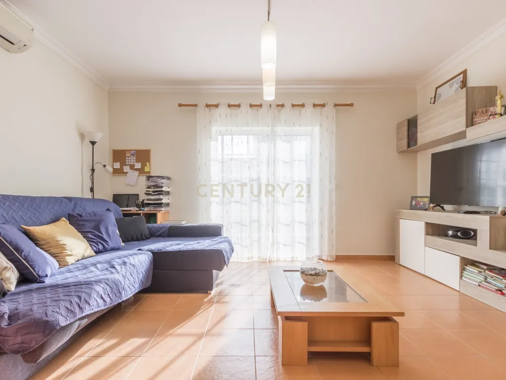 Quinta do Conde - Moradia Geminada de 4 assoalhadas - Image 8
