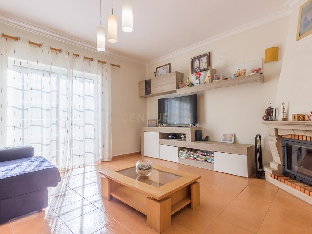 Quinta do Conde - Moradia Geminada de 4 assoalhadas - Image 7