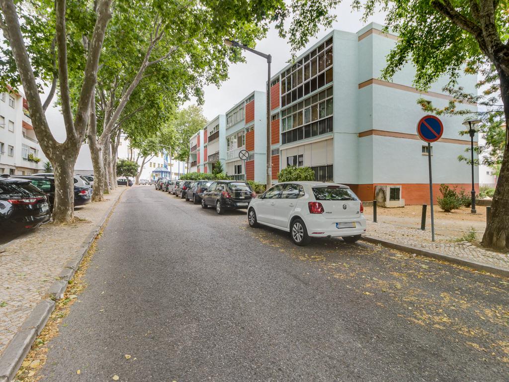 Apartamento T4 São João do Estoril - Image 28