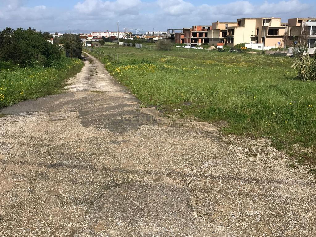 Terreno Urbano ( Lagoa do Láparo ) Alcochete - 22,231 m2 - Image 3