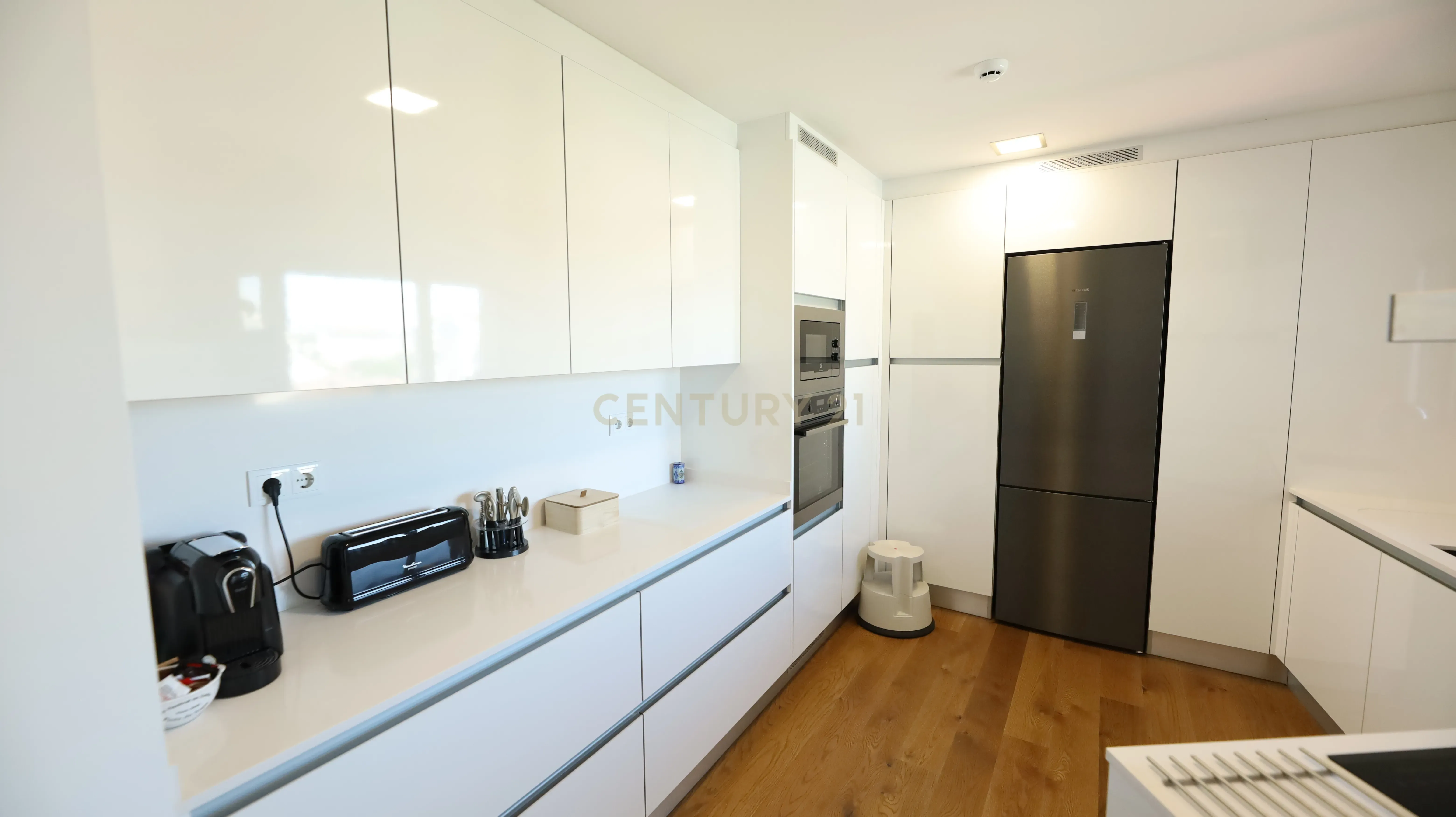 Apartamento T4 duplex - Image 1