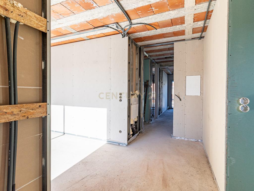 Moradia de gaveto em estado de obra avançada em Turiz, Vila Verde - Image 33
