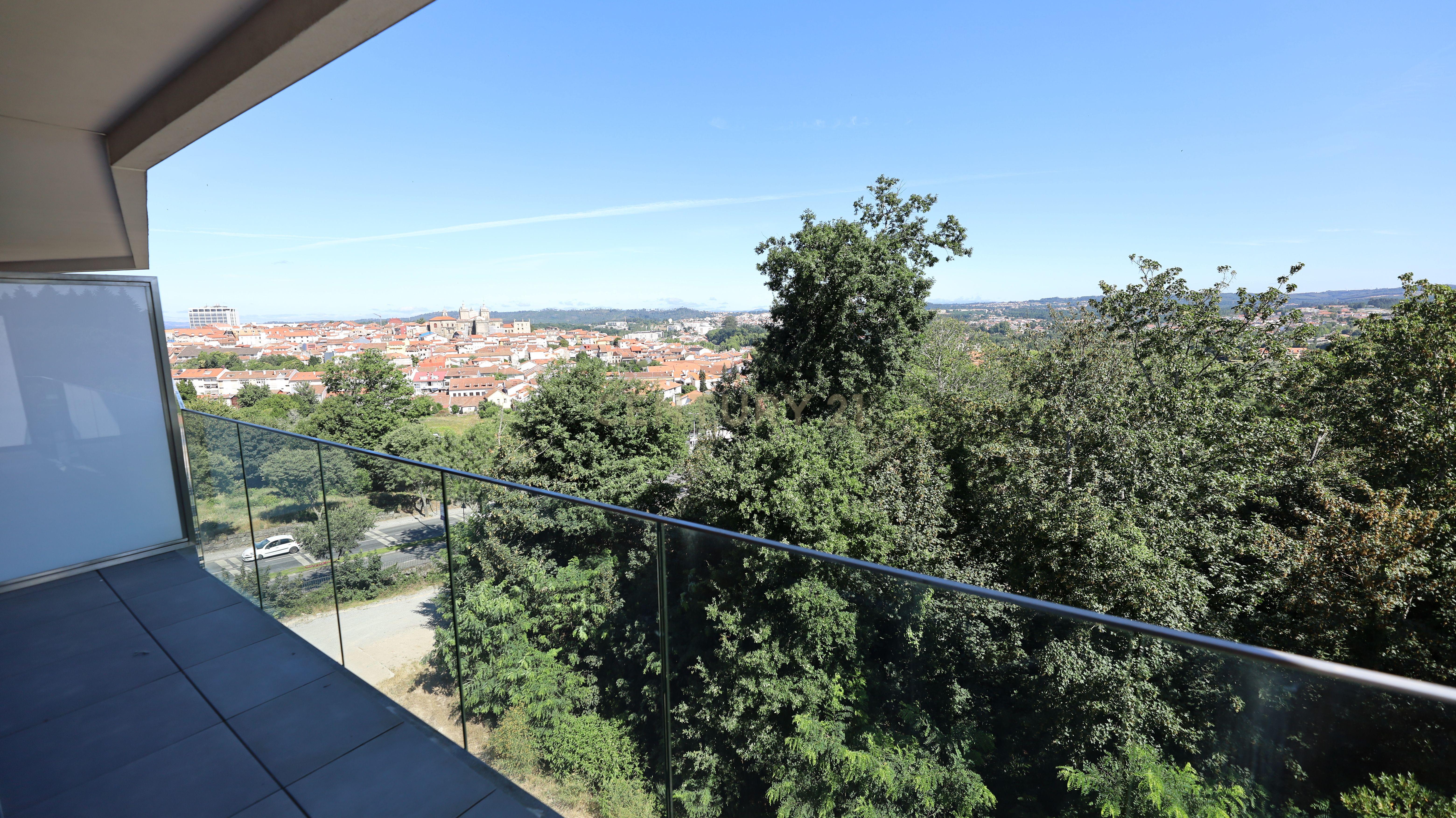 Apartamento T4 duplex - Image 24