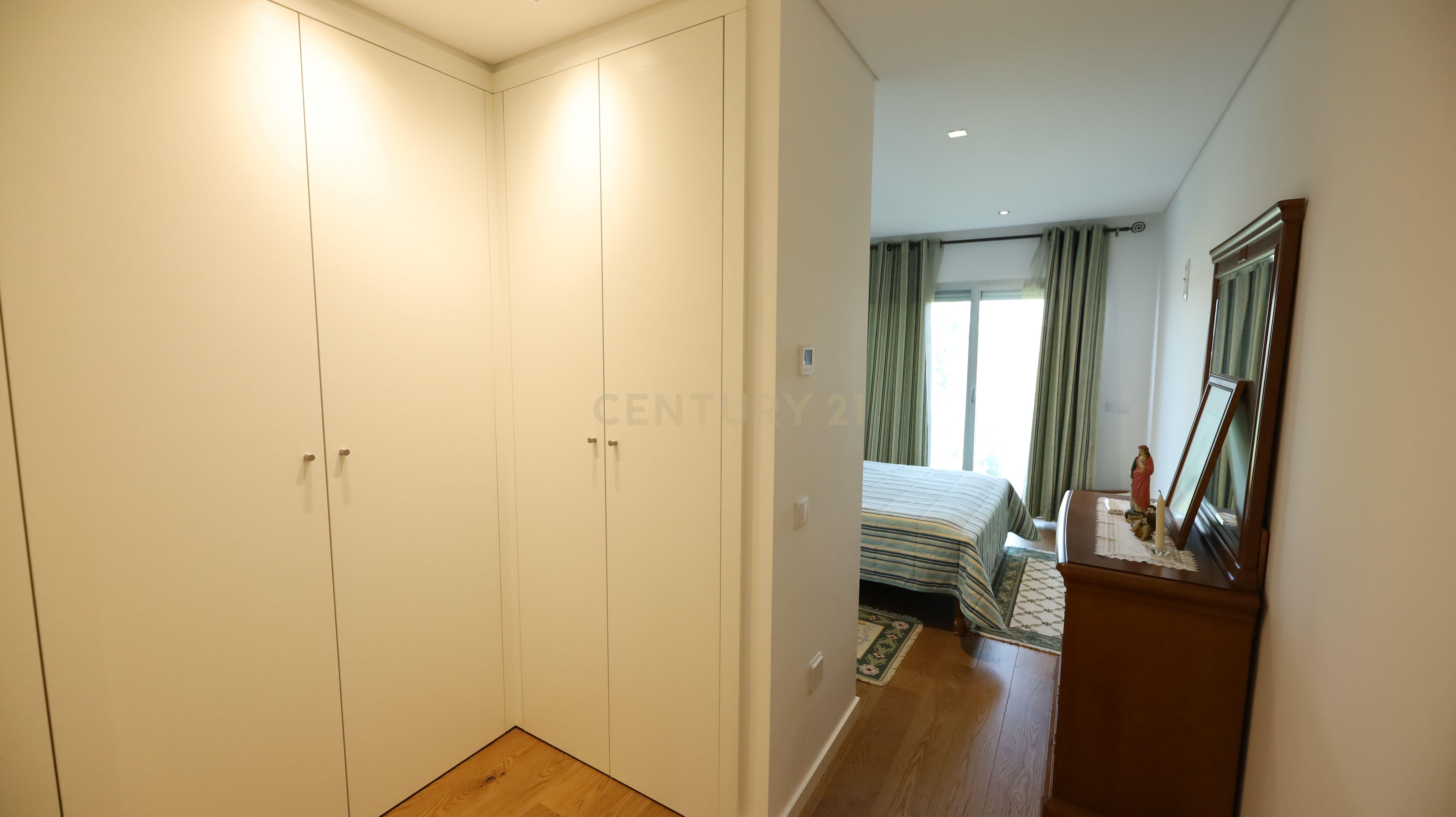 Apartamento T4 duplex - Image 16