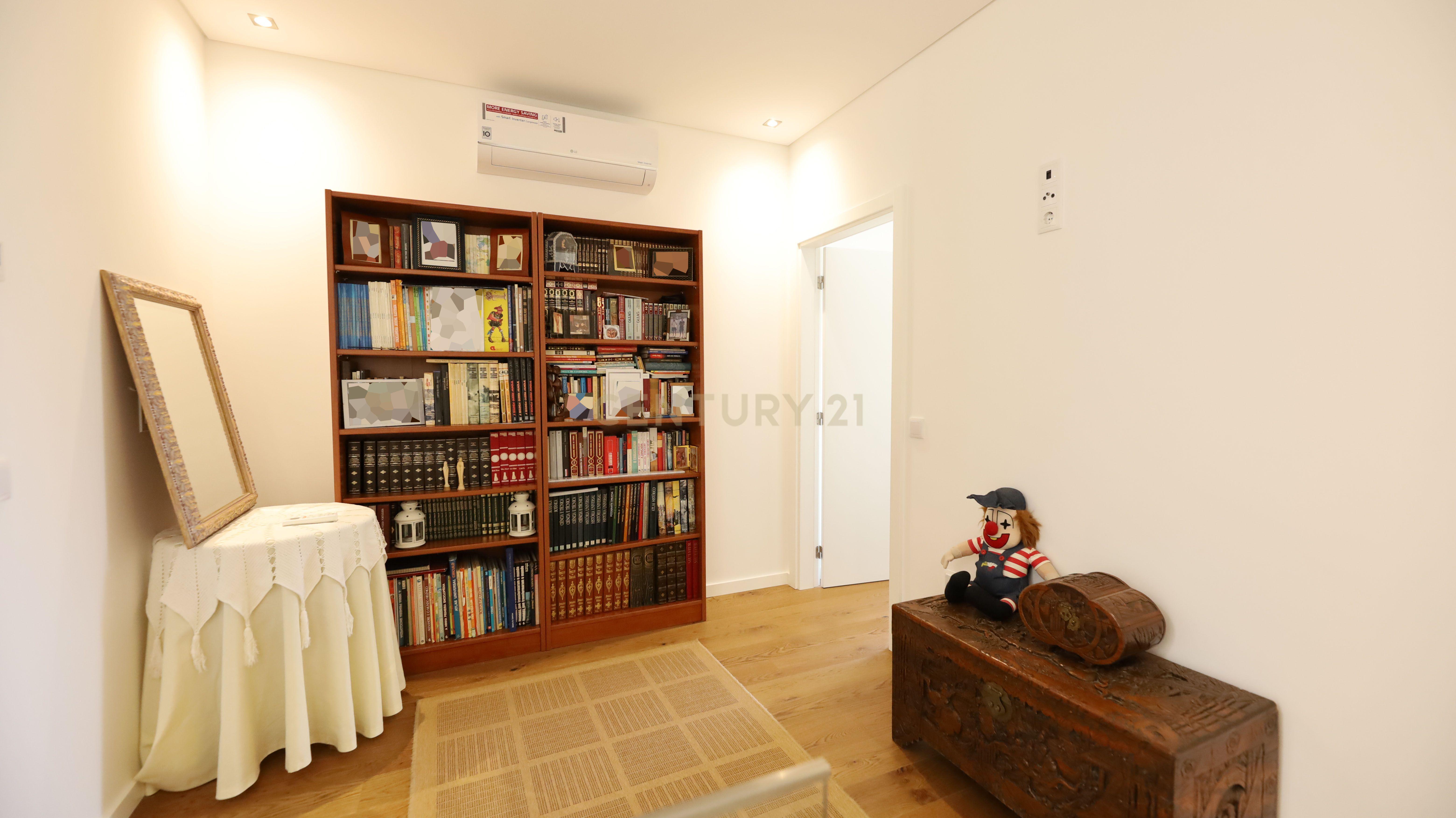 Apartamento T4 duplex - Image 21