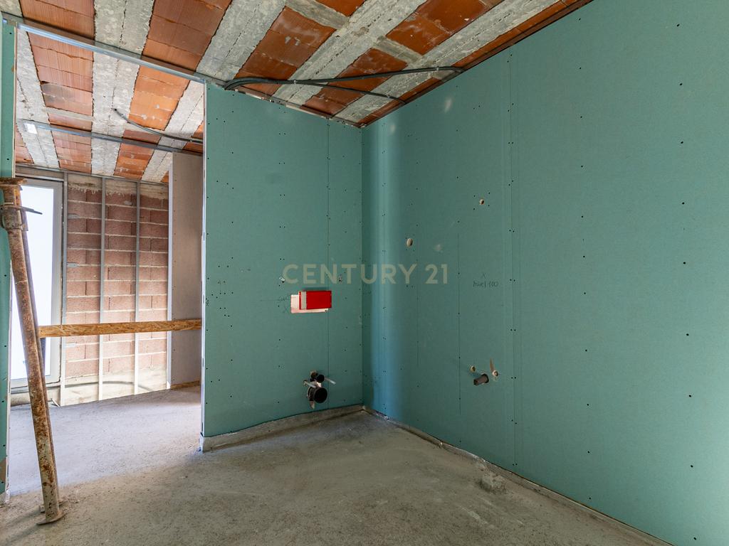 Moradia de gaveto em estado de obra avançada em Turiz, Vila Verde - Image 35