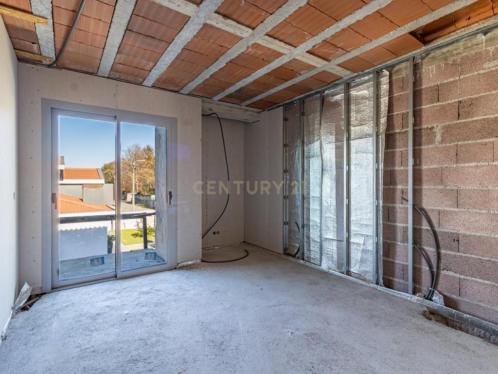 Moradia de gaveto em estado de obra avançada em Turiz, Vila Verde - Image 39