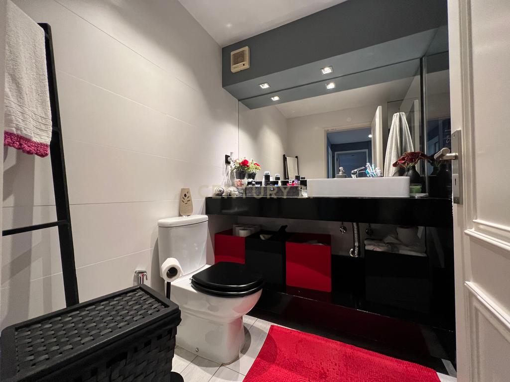 T3 Paço da Ameixoeira em condominio fechado|143m2 |Garagem para dois carros| Arrecadação|  Parque infantil |Segurança 24h|Piscina| Sauna| Ginásio|Court de ténis|Campo futebol. - Image 17