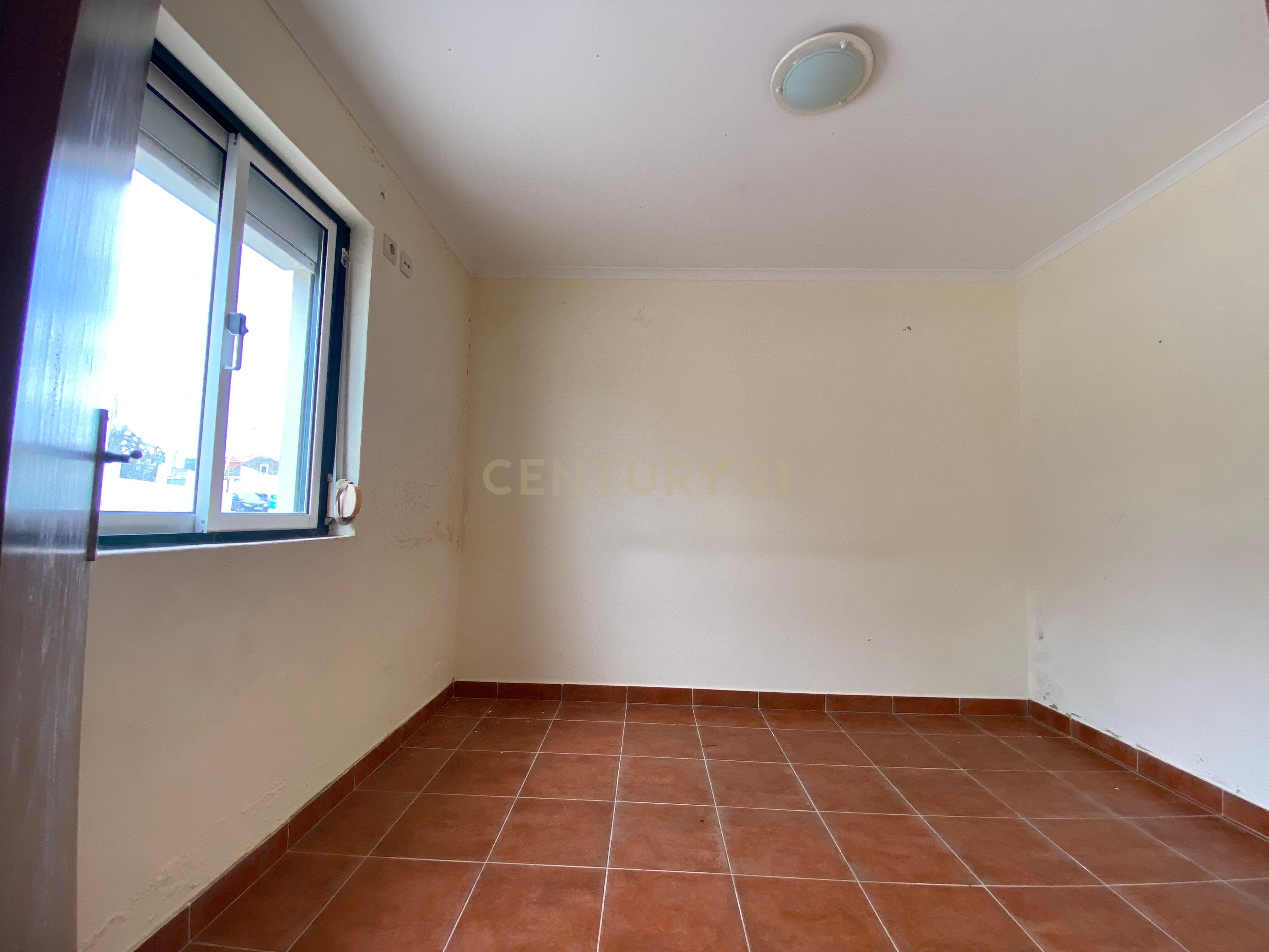 Moradia Térrea com espaço exterior - Image 4