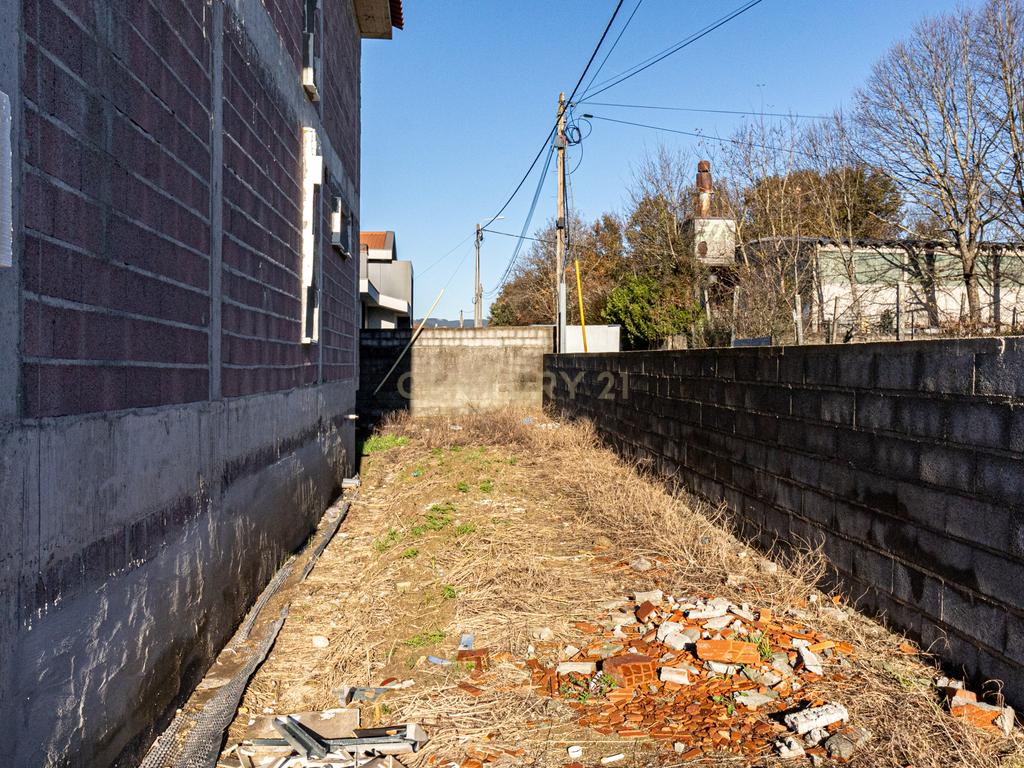 Moradia de gaveto em estado de obra avançada em Turiz, Vila Verde - Image 48
