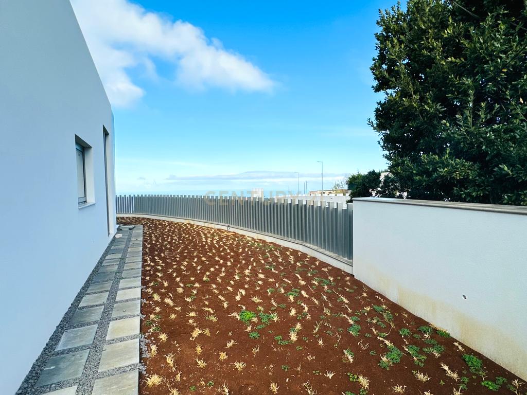 Luxuosa Moradia Nova na Calheta, Ilha da Madeira - Image 4