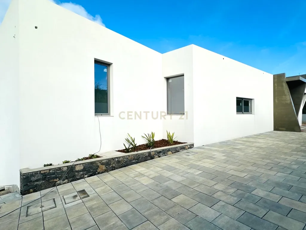 Luxuosa Moradia Nova na Calheta, Ilha da Madeira - Image 9