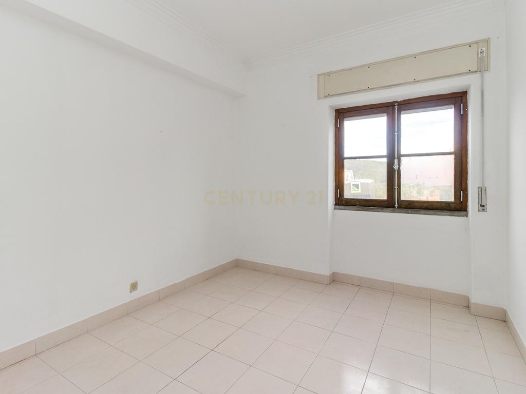 CONCELHO DE MAFRA .MORADIA TÉRREA .  LOGRADOURO DE 20M2. A 20 MINUTOS DE LISBOA - Image 18