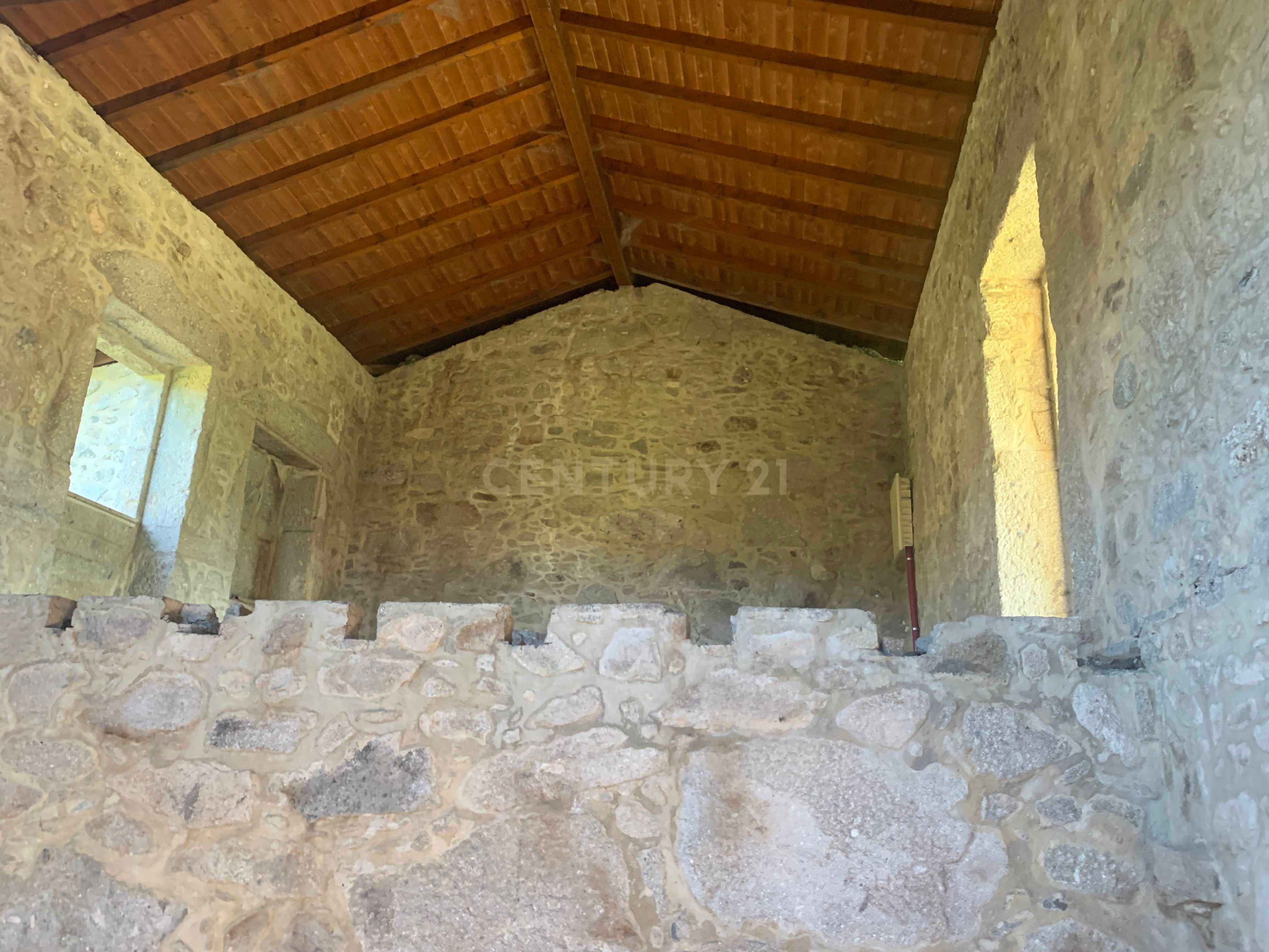 Quinta em pico de Regalados, vila verde com Casa smi restaurada - Image 21