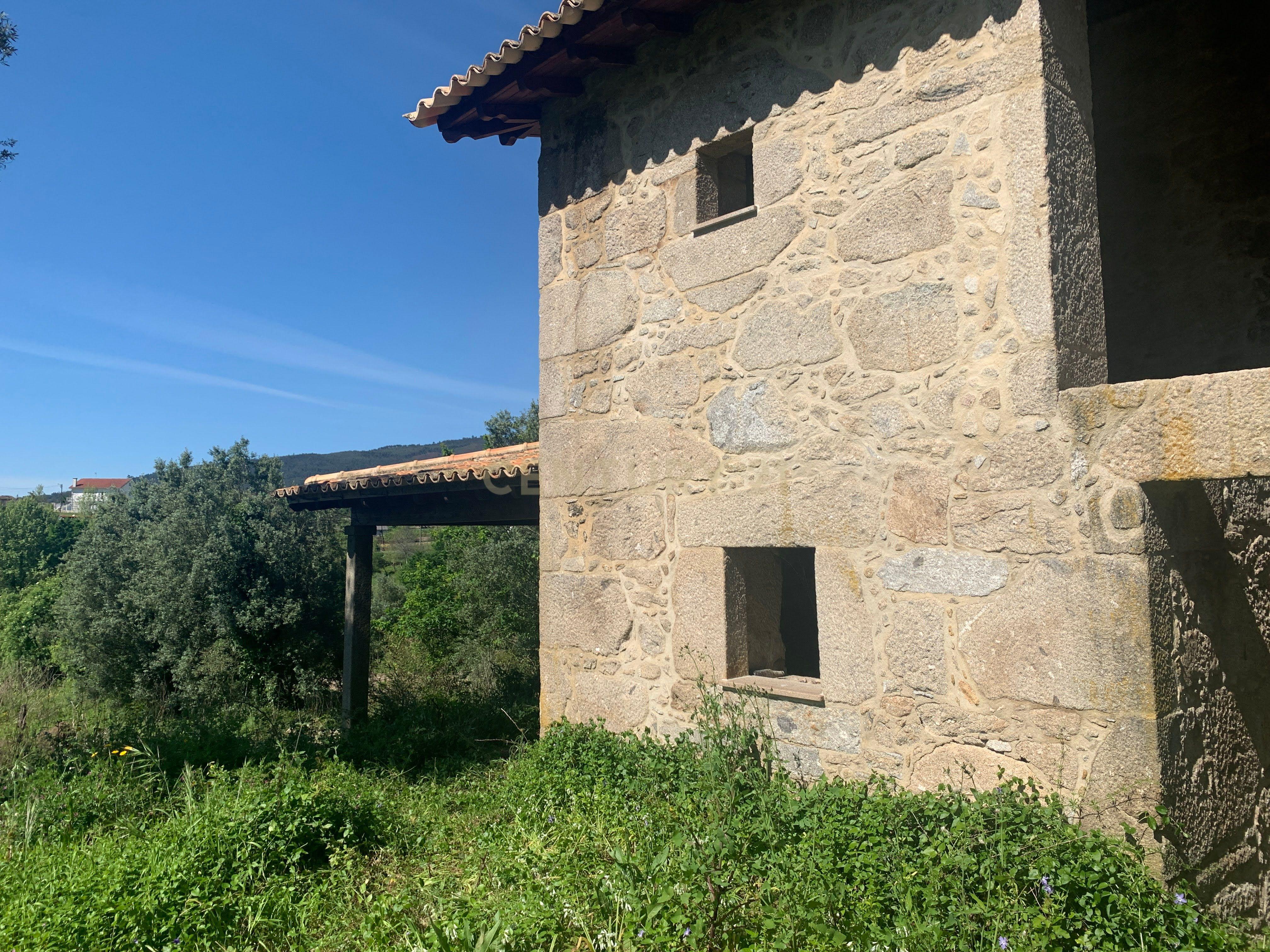 Quinta em pico de Regalados, vila verde com Casa smi restaurada - Image 34